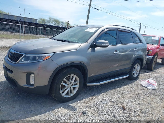 KIA Sorento Lx V6 2015 5XYKTDA78FG644030 Image 2