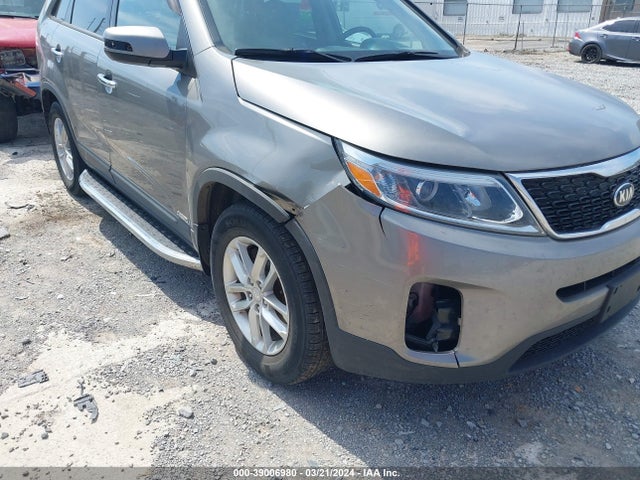 KIA Sorento Lx V6 2015 5XYKTDA78FG644030 Image 6