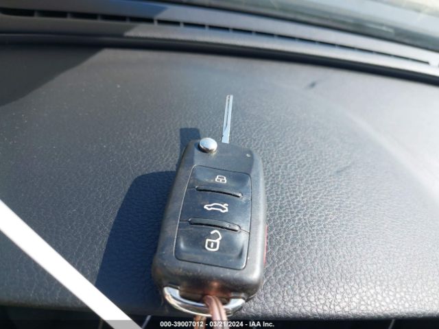 1VWBS7A39GC028423 Volkswagen Passat 1.8t Se