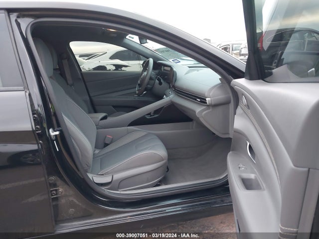 Hyundai ELANTRA SEL 2023 5NPLS4AG0PH106004 Image 5