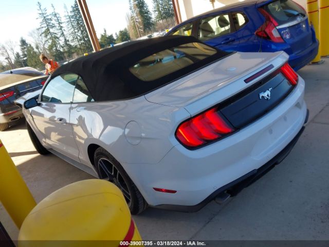 2018 FORD MUSTANG 1FATP8UH4J5138559 Photo 2