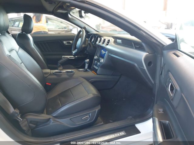 2018 FORD MUSTANG 1FATP8UH4J5138559 Photo 4
