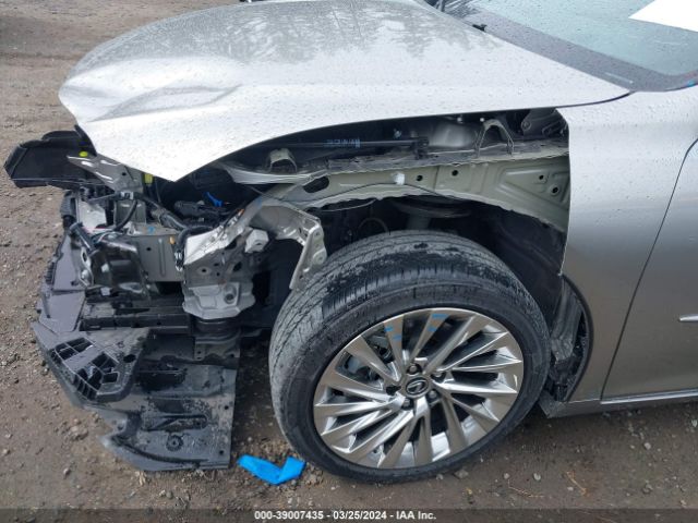 58AEA1C16MU004747 Lexus Es 300h Luxury