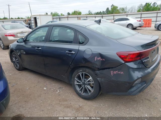 3KPF24ADXPE621499 KIA Forte Lxs