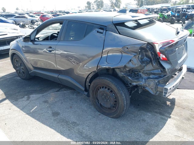 Toyota C-HR LE 2020 JTNKHMBX2L1065543 Image 3