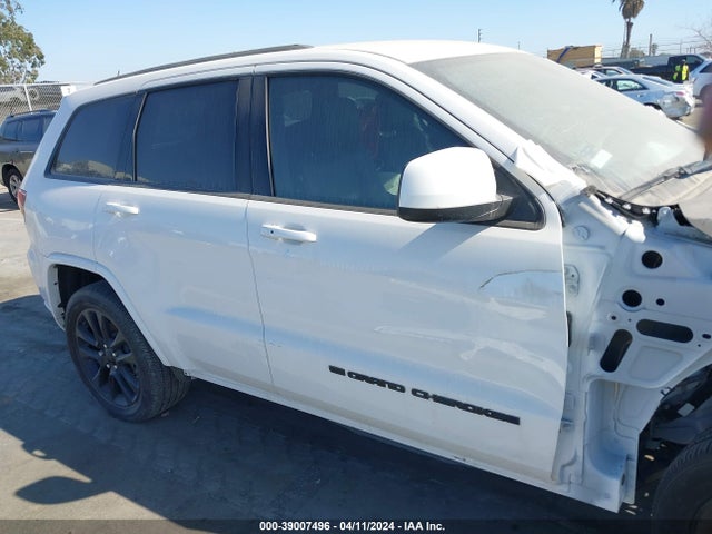 1C4RJEAG5NC154710 Jeep Grand Cherokee Wk Laredo X 4x2