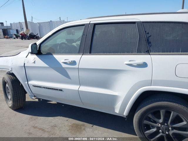 1C4RJEAG5NC154710 Jeep Grand Cherokee Wk Laredo X 4x2