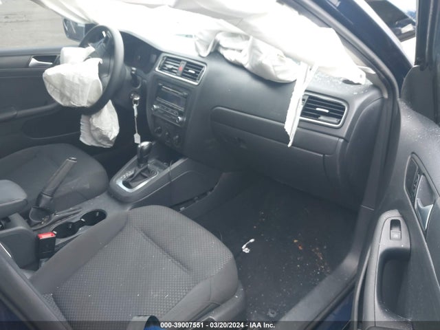 3VW2K7AJ8EM375283 Volkswagen Jetta 2.0l S