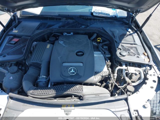 55SWF4JB8FU067180 Mercedes-Benz C 300 Luxury/sport