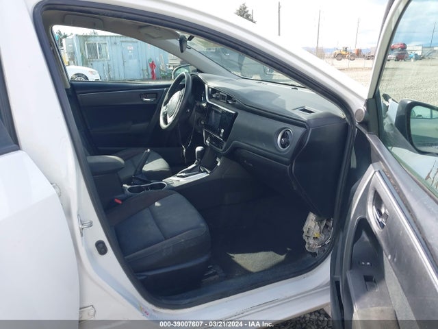 Toyota COROLLA LE 2018 5YFBURHE5JP738563 Image 5