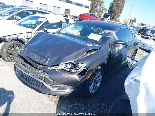 Chrysler 200 Limited 2015 1C3CCCABXFN649469 Image 2