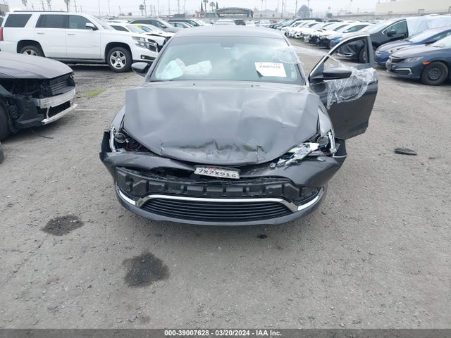 Chrysler 200 Limited 2015 1C3CCCABXFN649469 Image 6