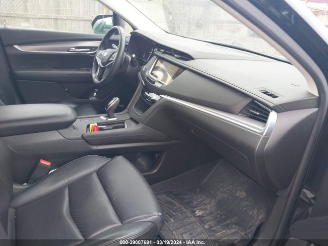 1GYKNBRS1HZ300447 Cadillac XT5 LUXURY