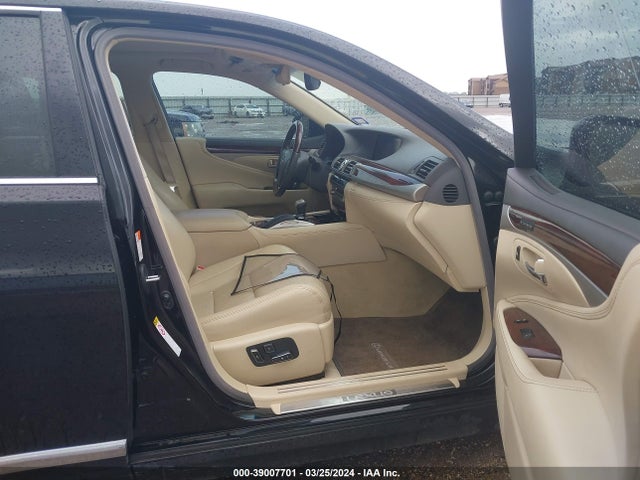 Lexus LS 460 2016 JTHBL5EF9G5143356 Image 5