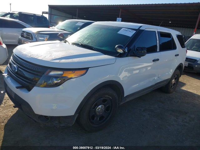 Ford Utility Police Interceptor 2015 1FM5K8AR5FGB75738 Image 2