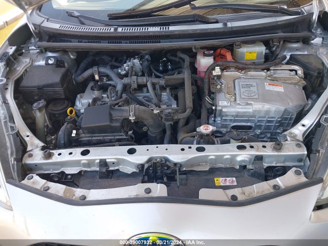 Toyota Prius C Four 2018 JTDKDTB38J1617714 Image 10