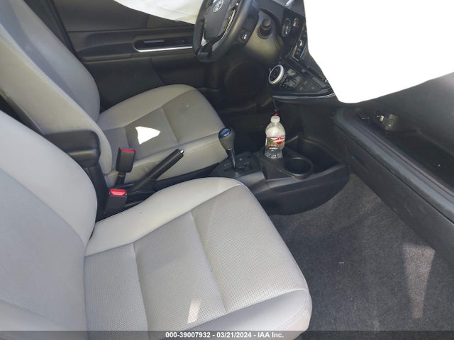 Toyota Prius C Four 2018 JTDKDTB38J1617714 Image 5
