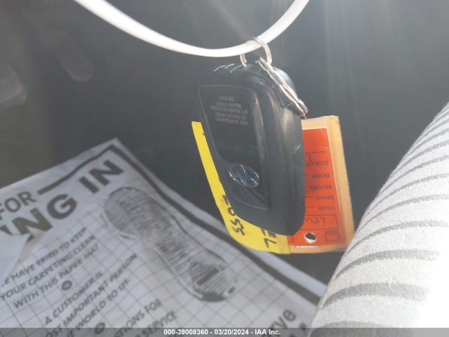 Toyota Prius Two 2017 JTDKBRFU0H3572617 Image 11