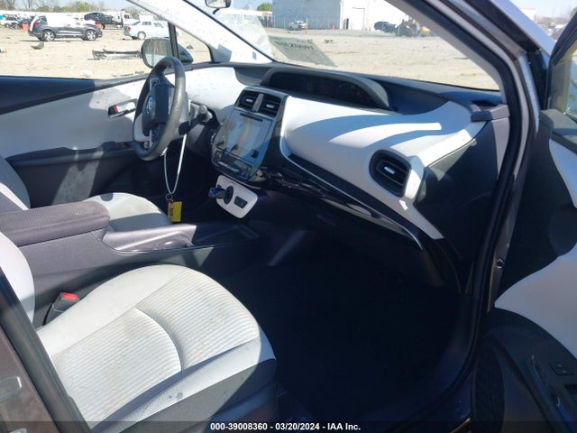 Toyota Prius Two 2017 JTDKBRFU0H3572617 Image 5