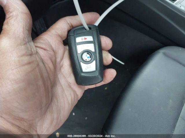WBA8E1G33HNU17327 BMW 320i