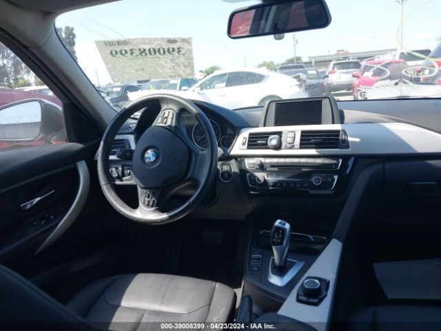 WBA8E1G33HNU17327 BMW 320i
