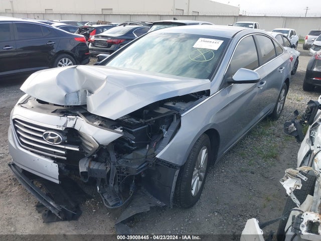 Hyundai SONATA SE 2016 5NPE24AF3GH267432 Image 2