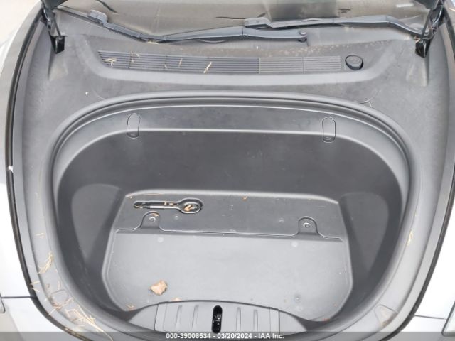 5YJ3E1EB5KF477574 Tesla Model 3 Long Range/performance