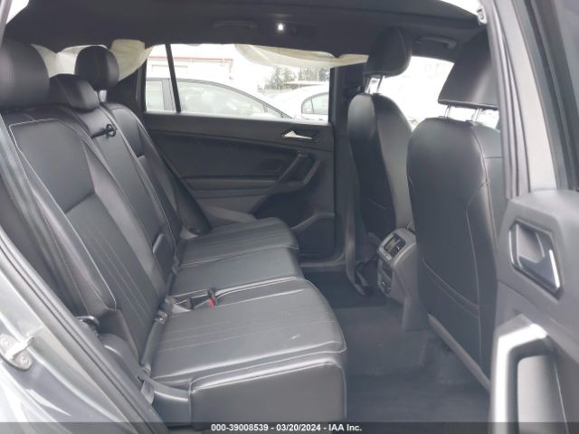 3VV8B7AX7NM070280 Volkswagen Tiguan 2.0t Se R-line Black