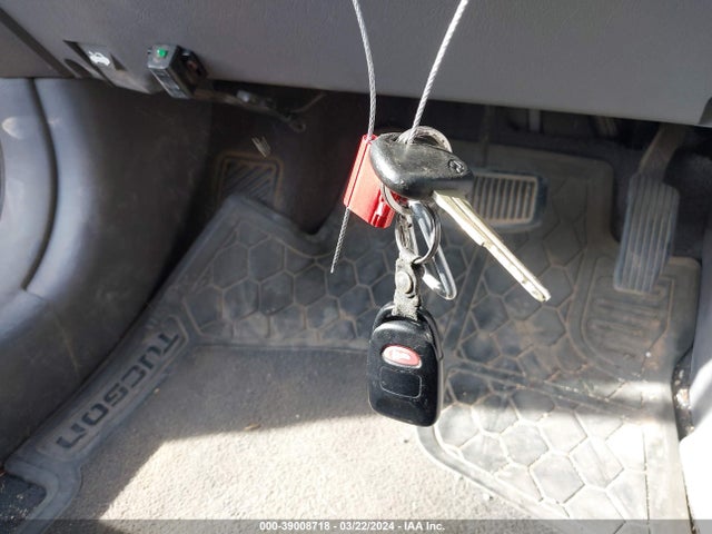 2005 Hyundai Tucson Gls/lx მანქანა იყიდება აუქციონზე, vin: KM8JN12D75U055911, აუქციონის ნომერი: 39008718