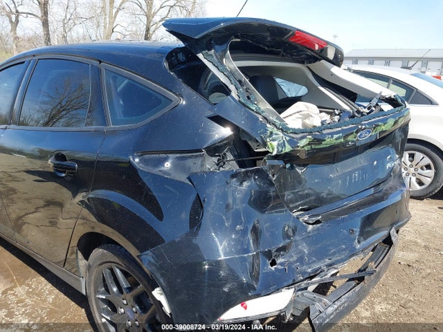 Ford FOCUS SE 2016 1FADP3K21GL340026 Image 6