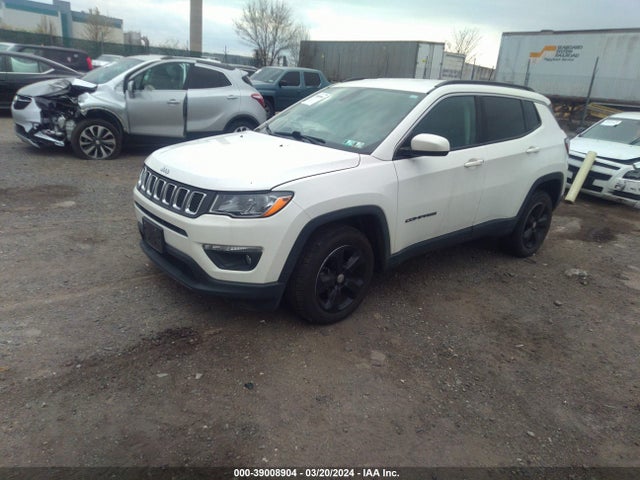 Jeep Compass Latitude 4x4 2018 3C4NJDBB2JT400896 Image 2