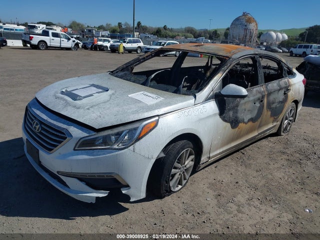 Hyundai SONATA SE 2015 5NPE24AF7FH210293 Image 2