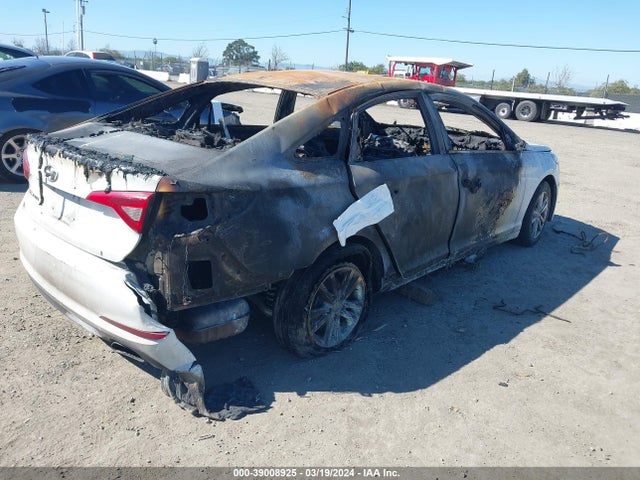 Hyundai SONATA SE 2015 5NPE24AF7FH210293 Image 4