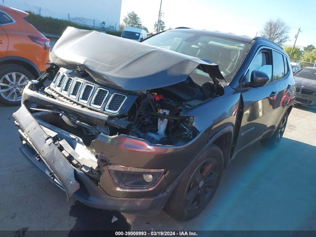Jeep Compass Latitude 4x4 2019 3C4NJDBB6KT599551 Image 2