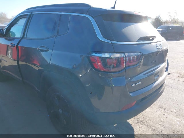 Jeep Compass Latitude 4x4 2019 3C4NJDBB6KT599551 Image 3