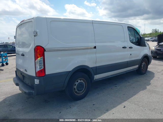 Ford Transit-150 2017 1FTYE1YM8HKB06780 Image 4