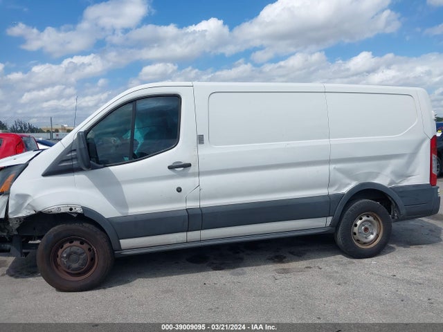 Ford Transit-150 2017 1FTYE1YM8HKB06780 Image 6