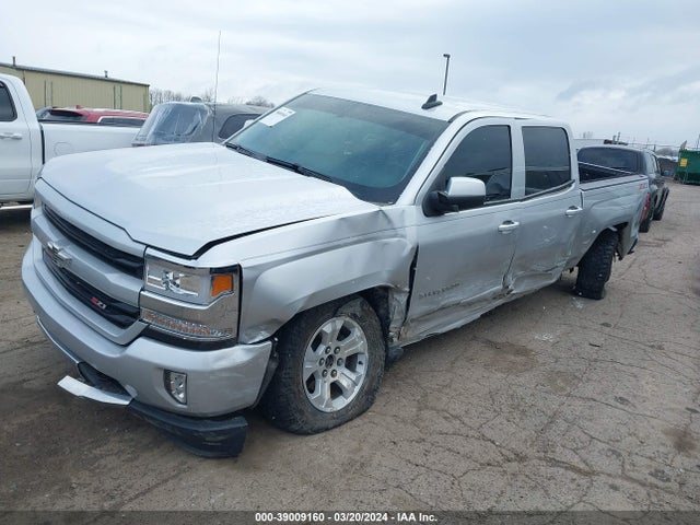 Chevrolet Silverado 1500 2lt 2018 3GCUKREC3JG497710 Image 2