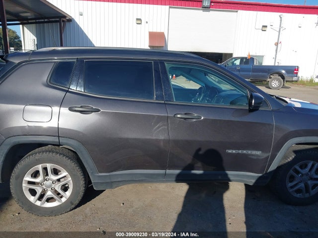 3C4NJCAB7JT181588 Jeep Compass Sport Fwd