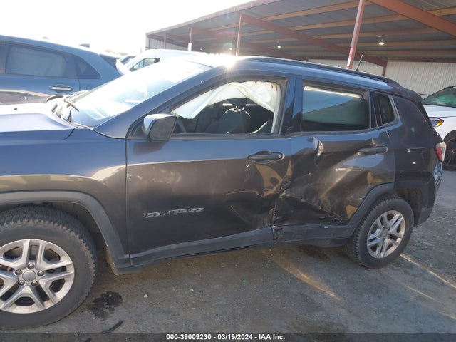 3C4NJCAB7JT181588 Jeep Compass Sport Fwd