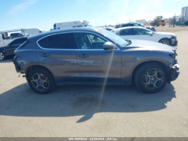 ZASFAKAN2J7B59972 Alfa Romeo Stelvio Awd