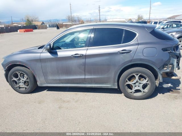ZASFAKAN2J7B59972 Alfa Romeo Stelvio Awd