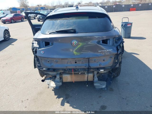 ZASFAKAN2J7B59972 Alfa Romeo Stelvio Awd