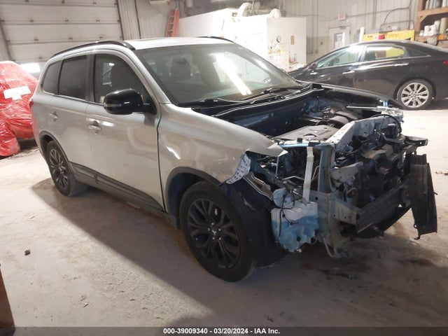 Mitsubishi Outlander Le 2018 JA4AD3A33JZ066455 Image 1