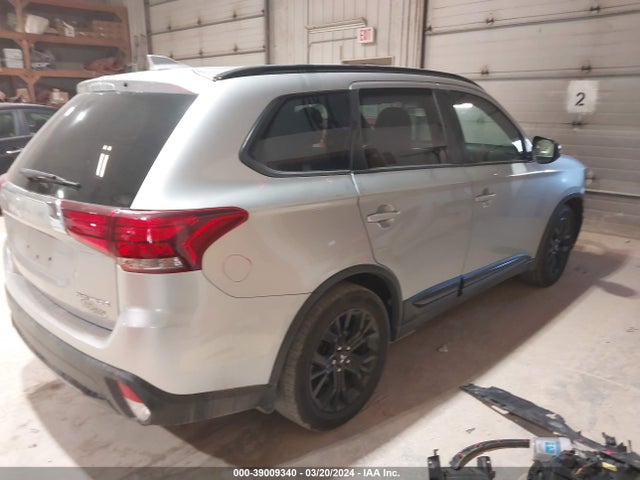 Mitsubishi Outlander Le 2018 JA4AD3A33JZ066455 Image 4