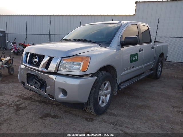 Nissan TITAN SV 2014 1N6AA0EC1EN519683 Image 2