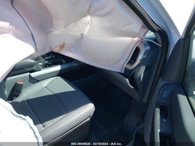 Ford F-150 Lightning Pro 2022 1FTVW1EL1NWG14850 Image 5