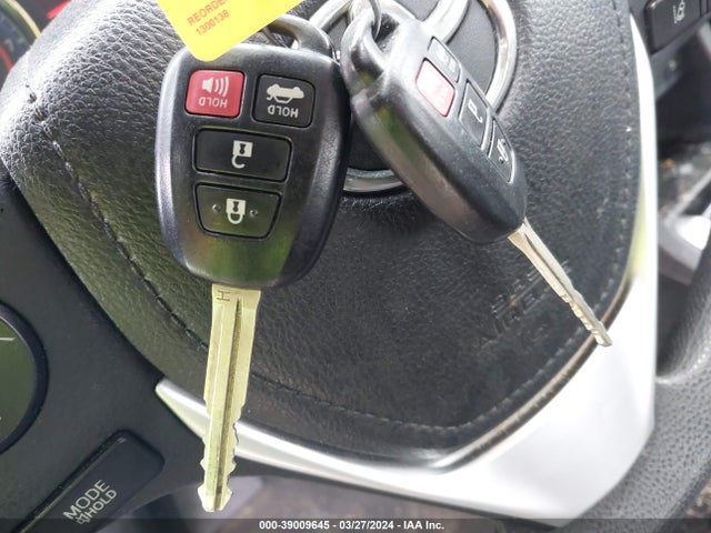 Toyota COROLLA LE 2018 5YFBURHE5JP818736 Image 11