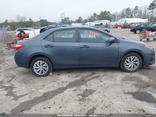 Toyota COROLLA LE 2018 5YFBURHE5JP818736 Image 13