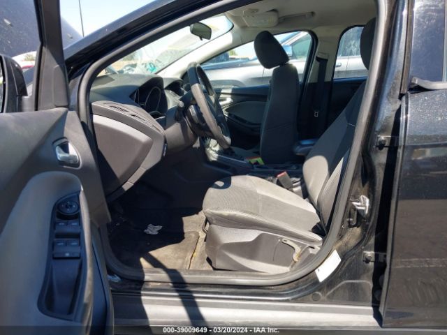 1FADP3K24EL300164 Ford FOCUS SE